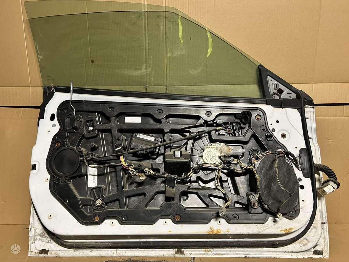 Chrysler 200 doors