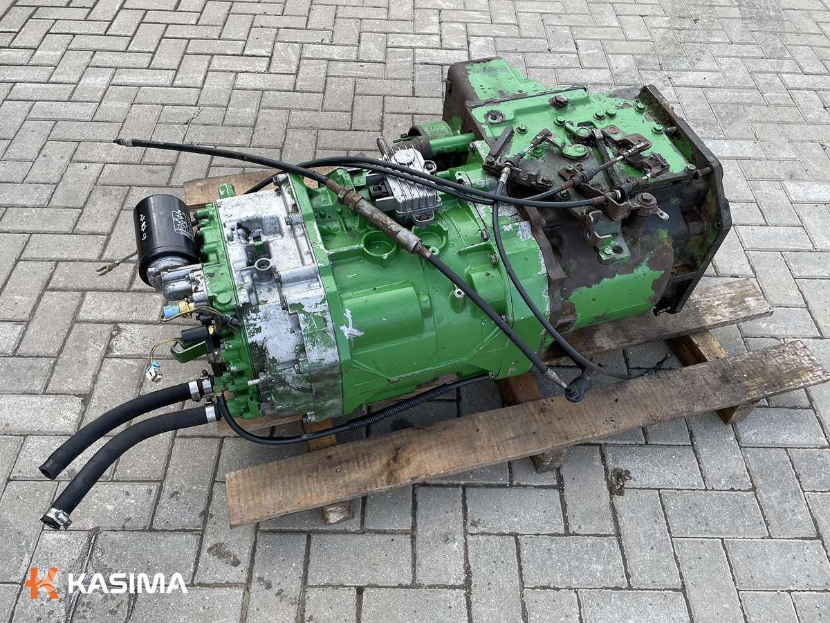 John Deere 6910, тракторы