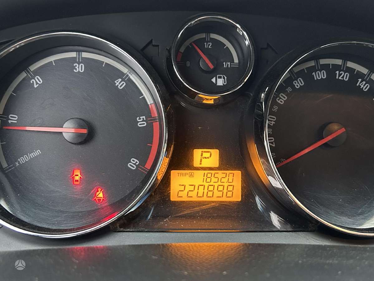 Opel Antara Dalis pristatome