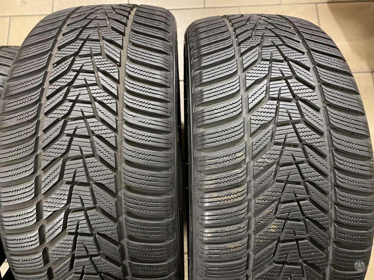 Hankook Winter icept evo 3, winter 235/35 R20