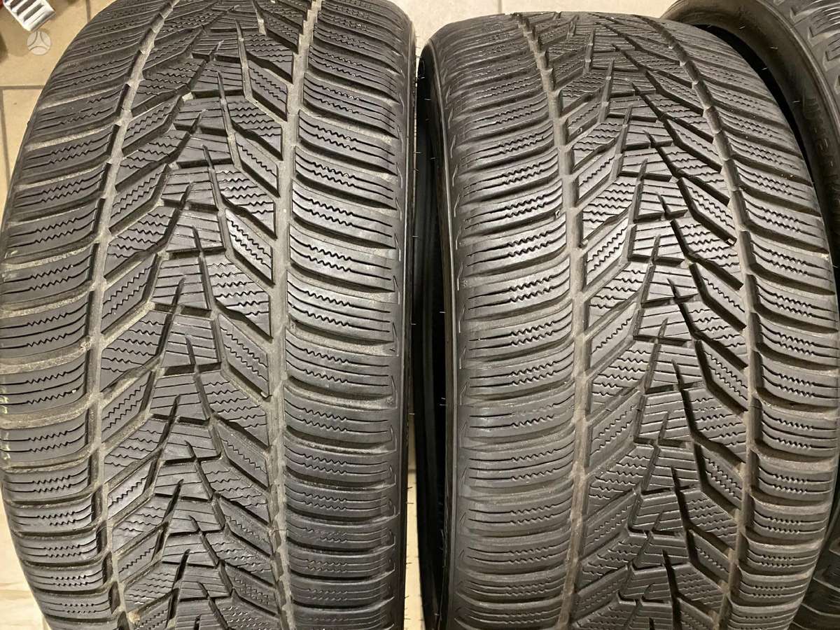 Hankook Winter icept evo 3, winter 235/35 R20