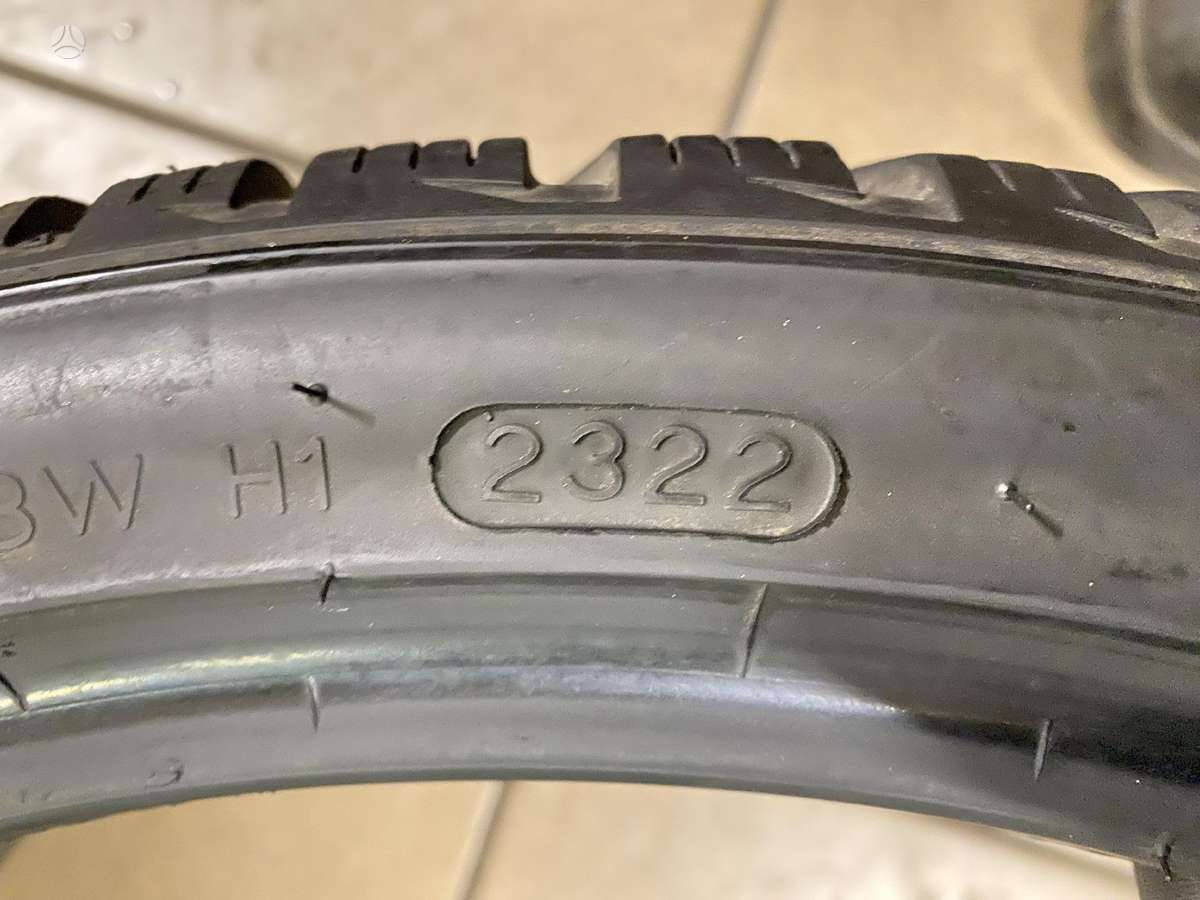 Hankook Winter icept evo 3, winter 235/35 R20