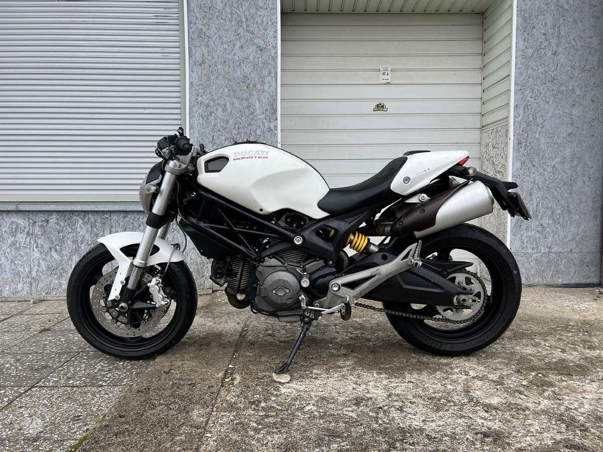 Ducati Monster, street / klasikiniai
