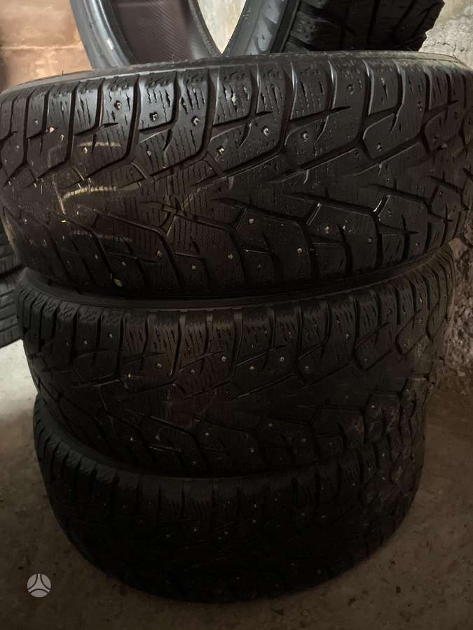 Yokohama IceGUARD STUD, winter 235/55 R19