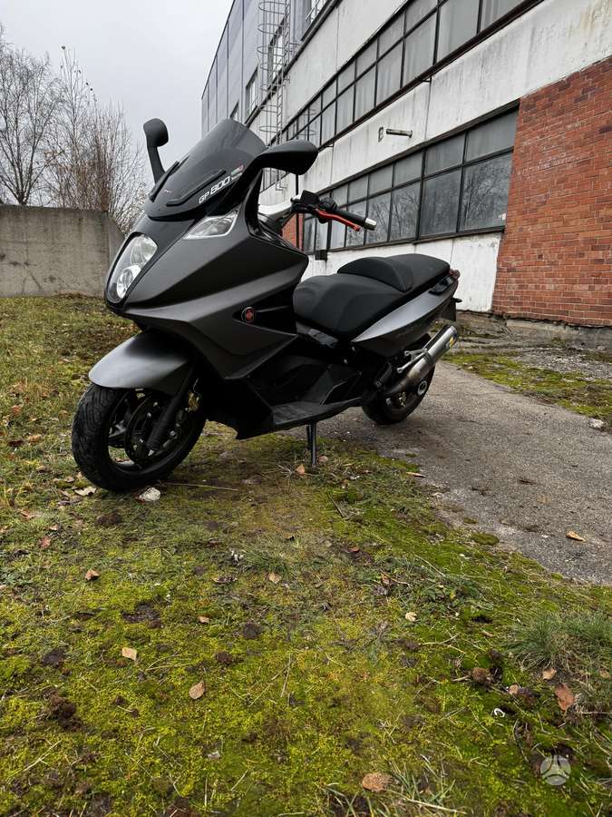 Gilera GP 800 839cc, scooters / mopeds