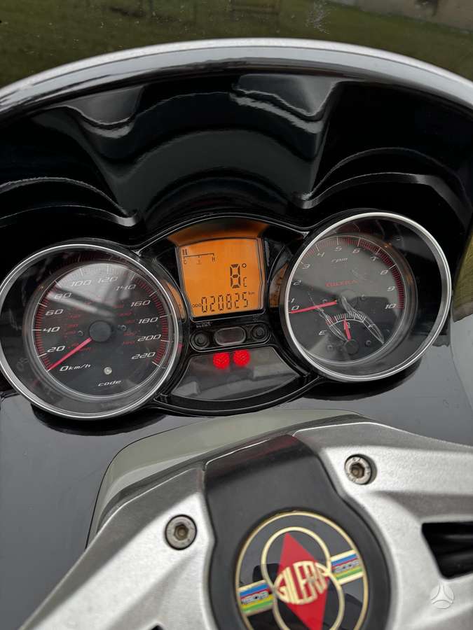 Gilera GP 800 839cc, scooters / mopeds
