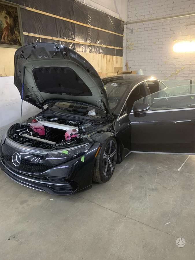 Mercedes-Benz EQS kėbulo dalys