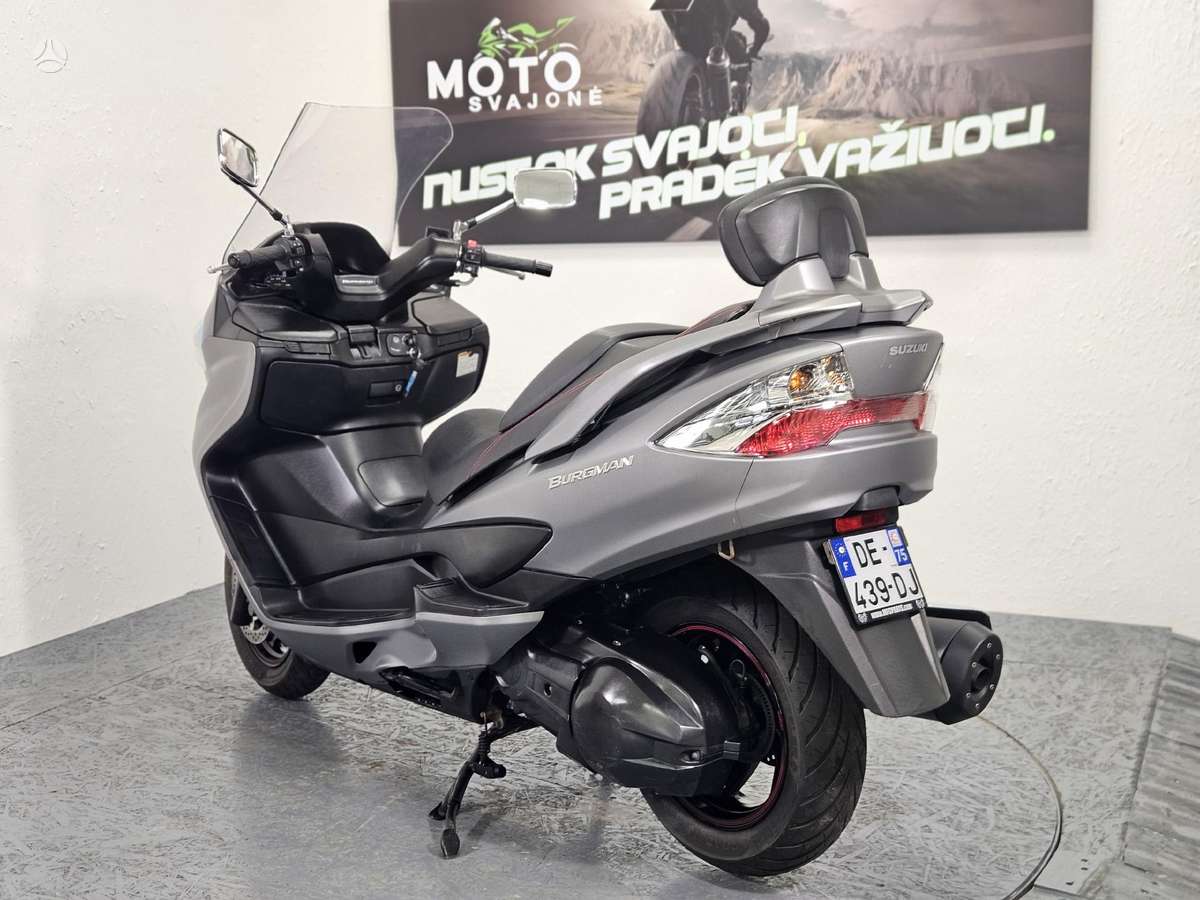Suzuki Burgman 400cc, scooters / mopeds