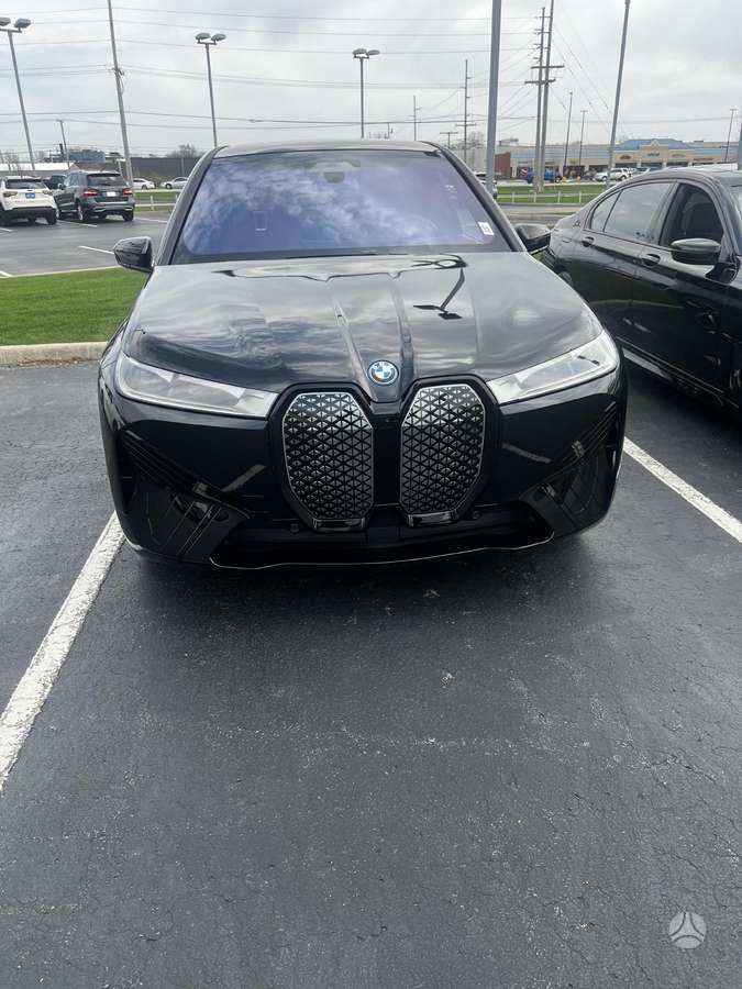 BMW iX dalimis. Ix dalims
