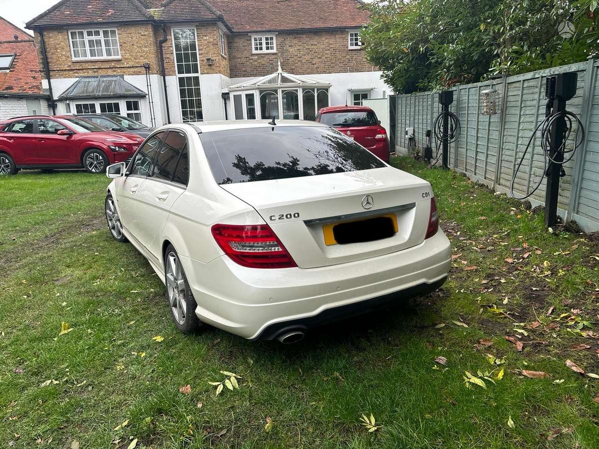Mercedes-Benz C200