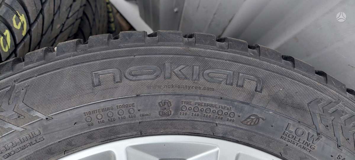 Nokian, зимние 235/55 R18