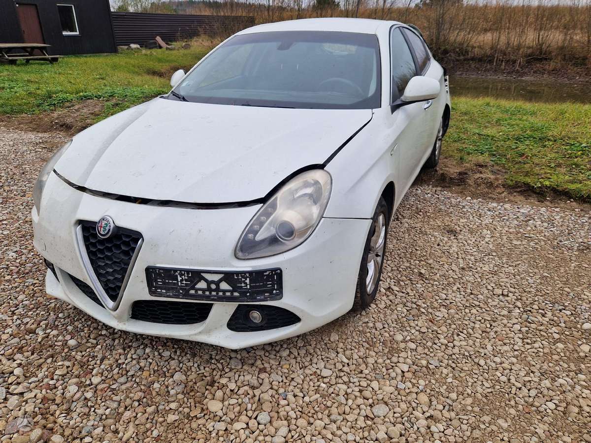 Alfa Romeo Giulietta dalimis