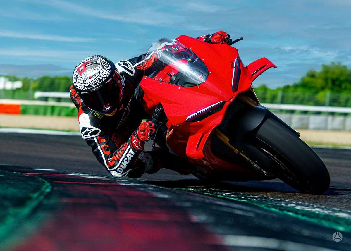 Ducati Panigale 1103cc, спортбайки / superbikes