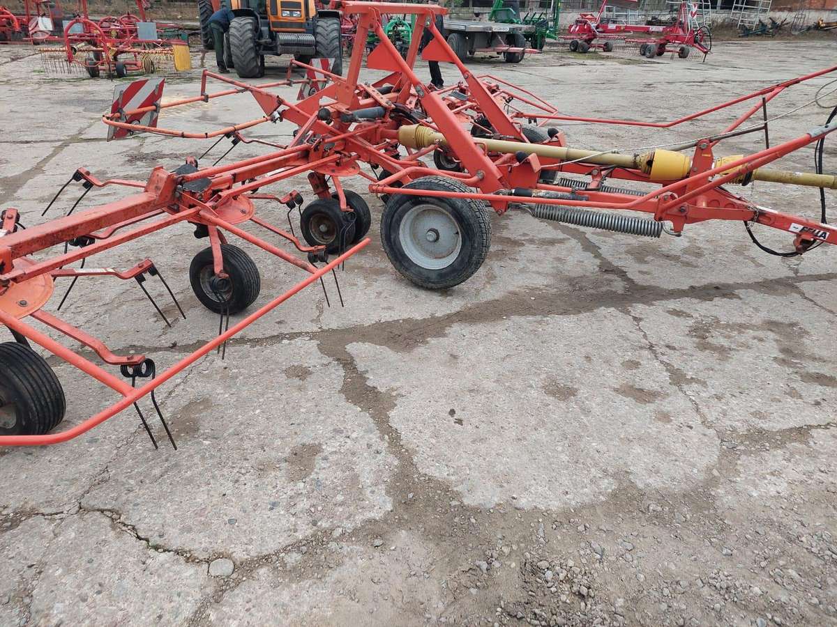 Fella TH800 TRANS, tedders