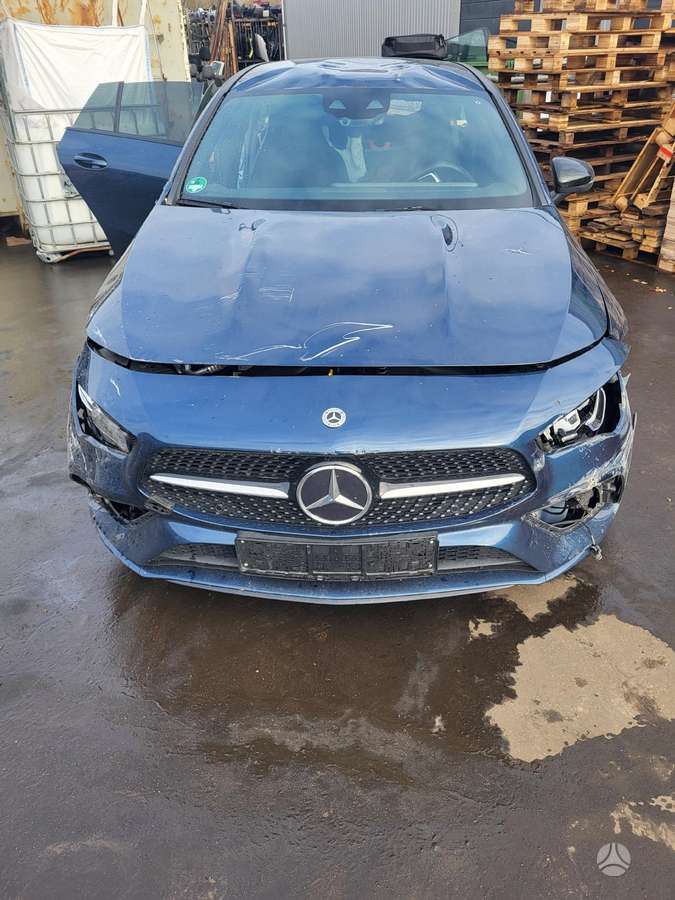 Mercedes-Benz CLA klasė по частям