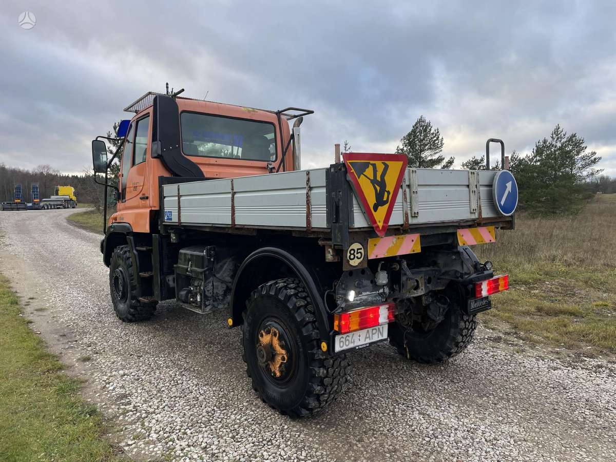 Mercedes-Benz Unimog U400, flatbeds
