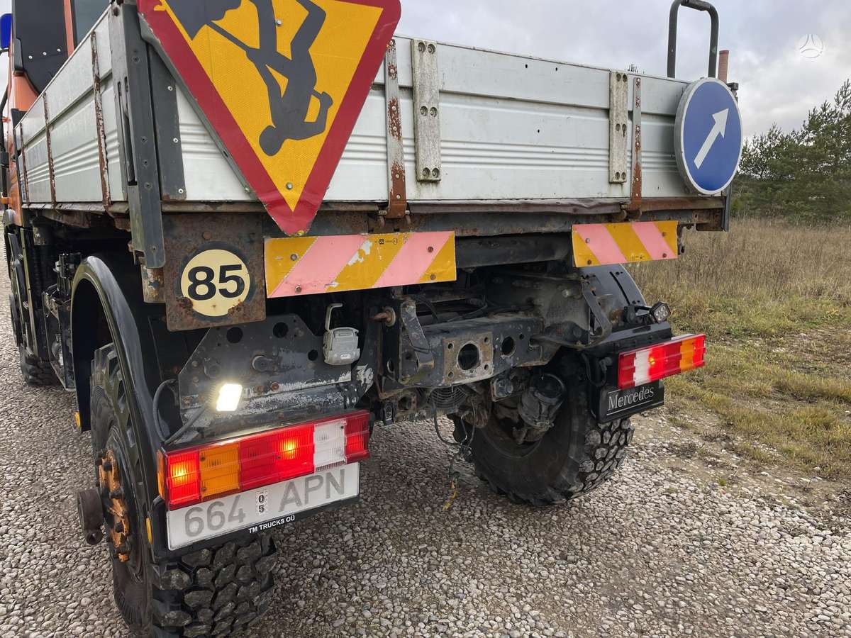 Mercedes-Benz Unimog U400, flatbeds
