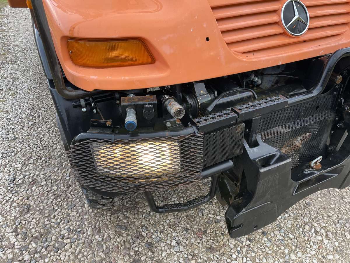Mercedes-Benz Unimog U400, flatbeds