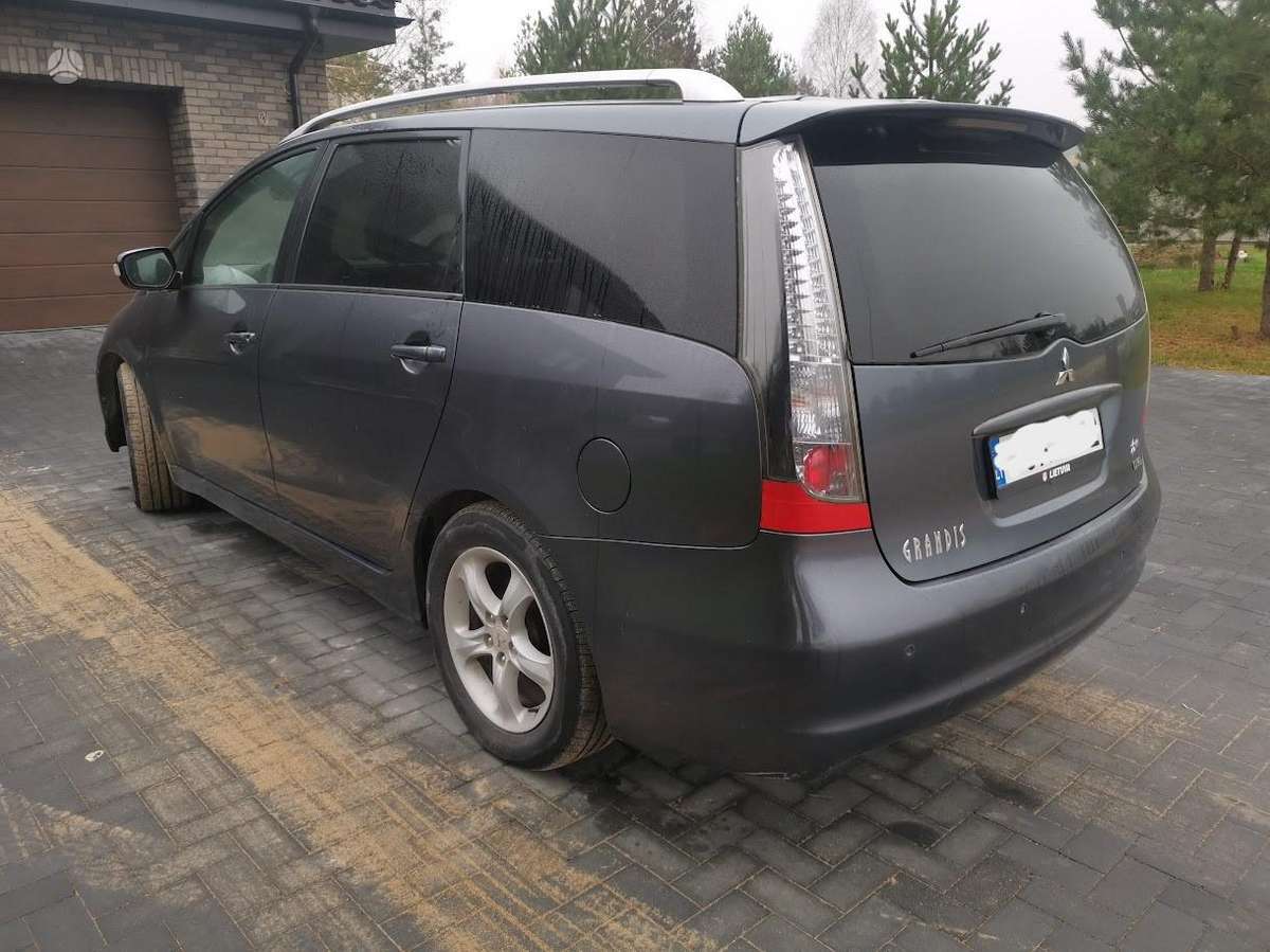 Mitsubishi Grandis