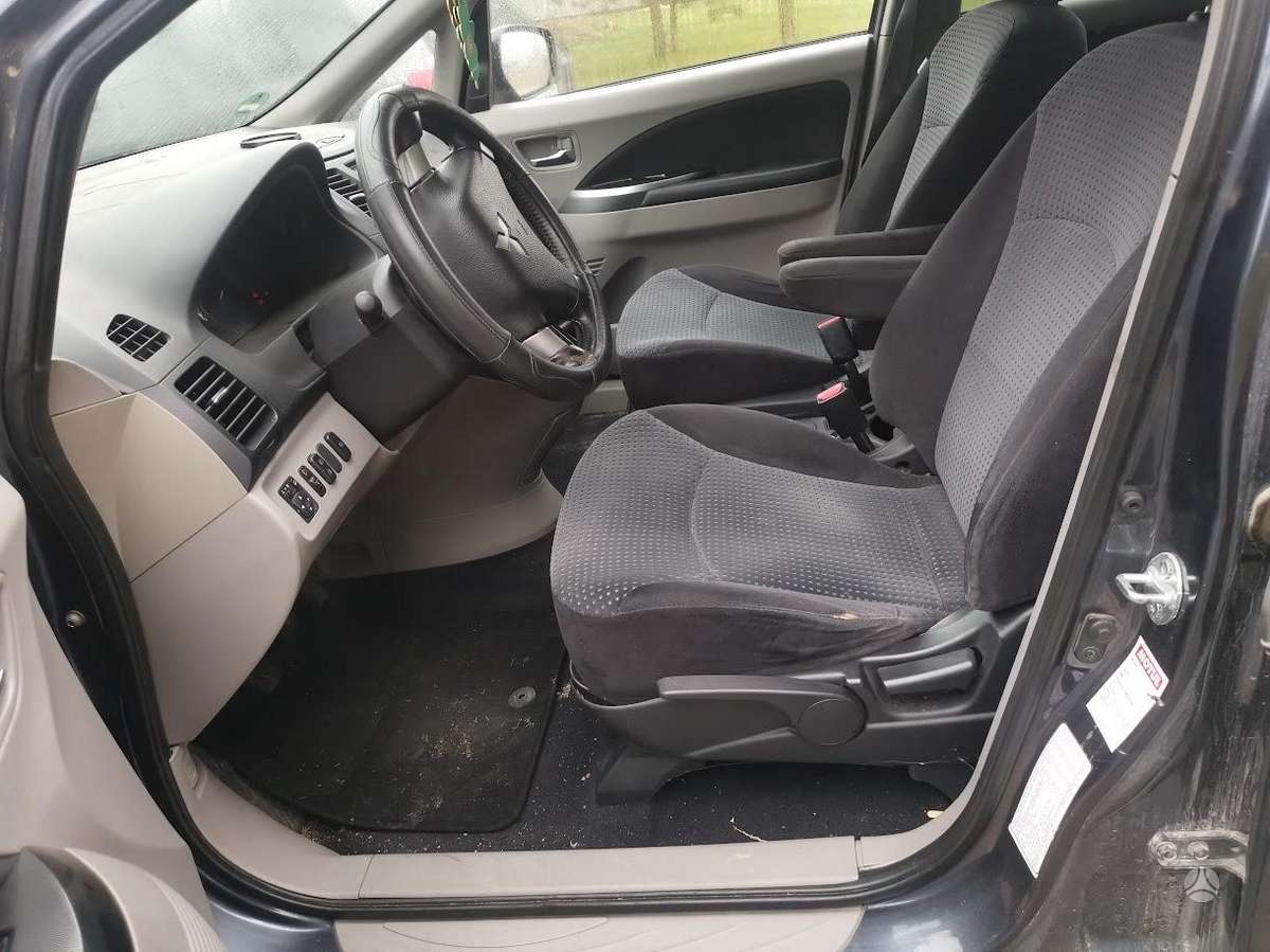 Mitsubishi Grandis