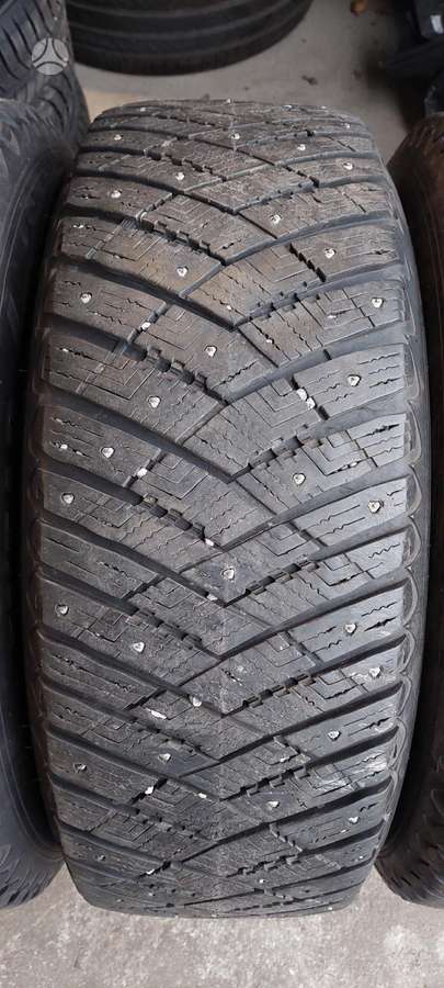 Goodyear, зимние 245/65 R17