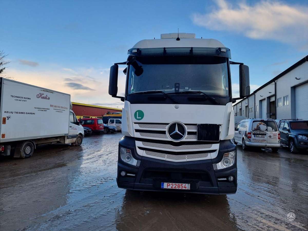 Mercedes-Benz Actros, double sleeper