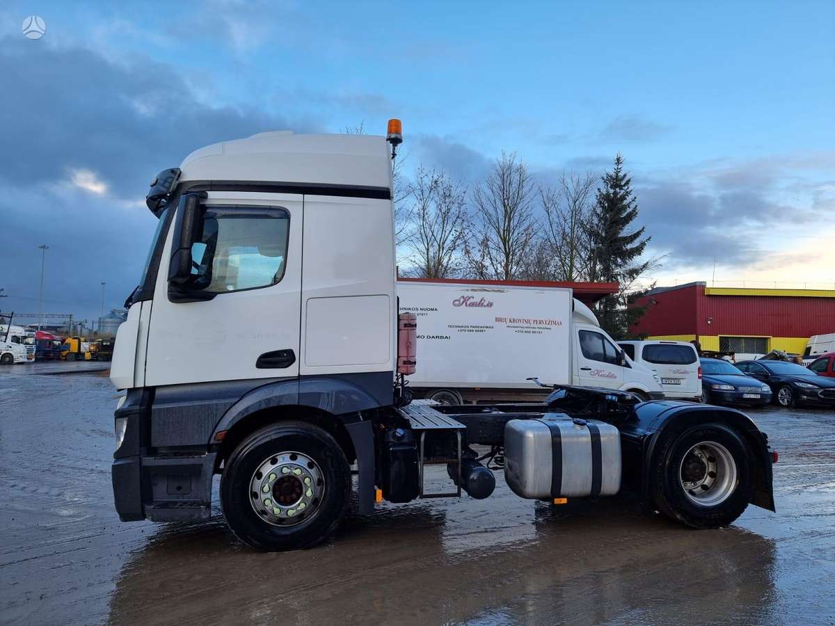 Mercedes-Benz Actros, double sleeper