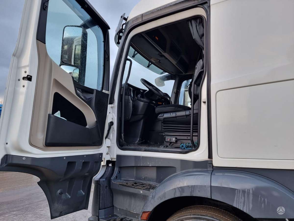 Mercedes-Benz Actros, double sleeper
