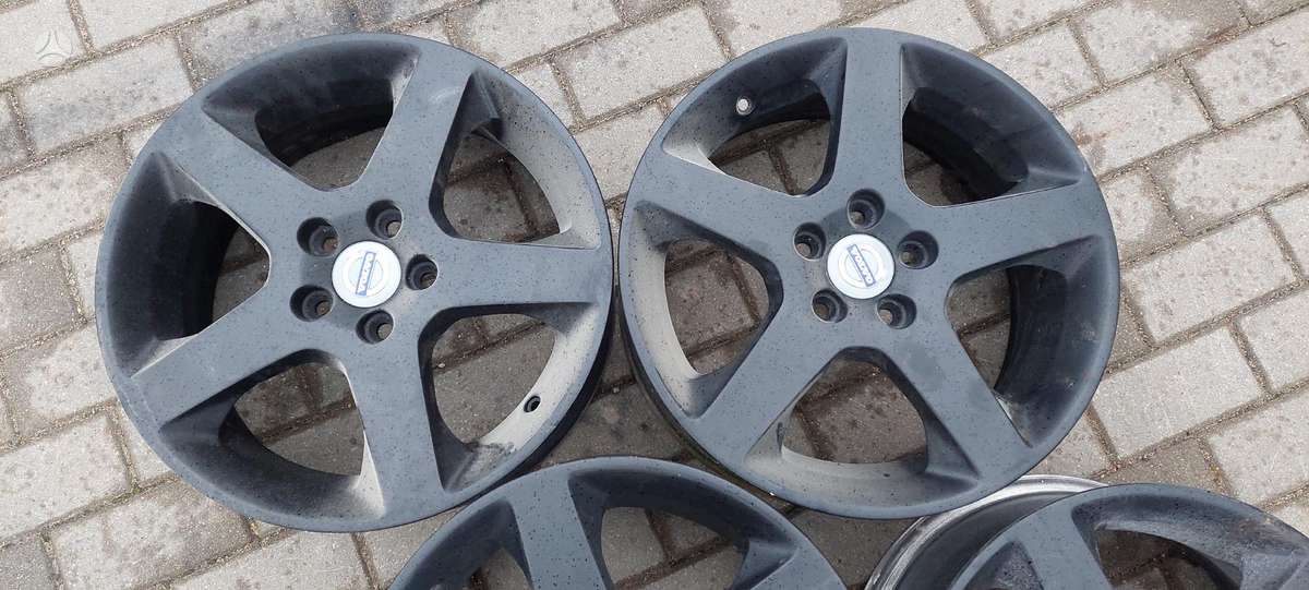 Volvo, lengvojo lydinio, R17