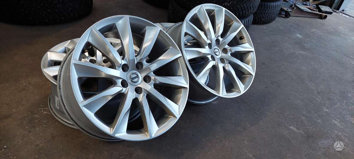 Volvo, lengvojo lydinio, R18