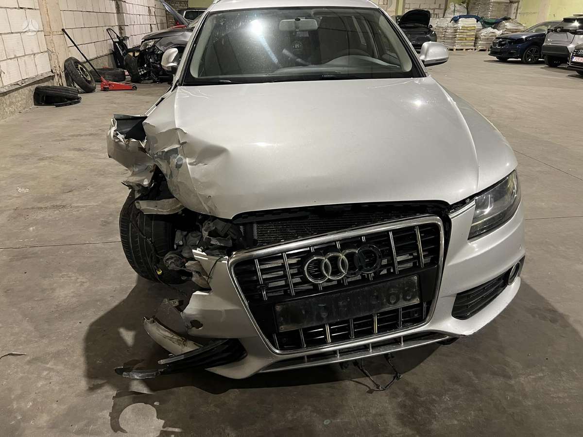 Audi A4, caga, dalimis