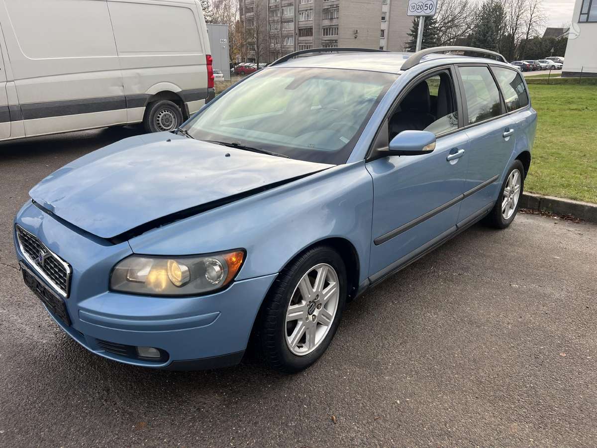 Volvo V50 rezerves daļās. Dalimis