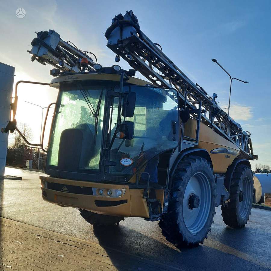 Challenger RoGator 645B, self-propelled sprayers