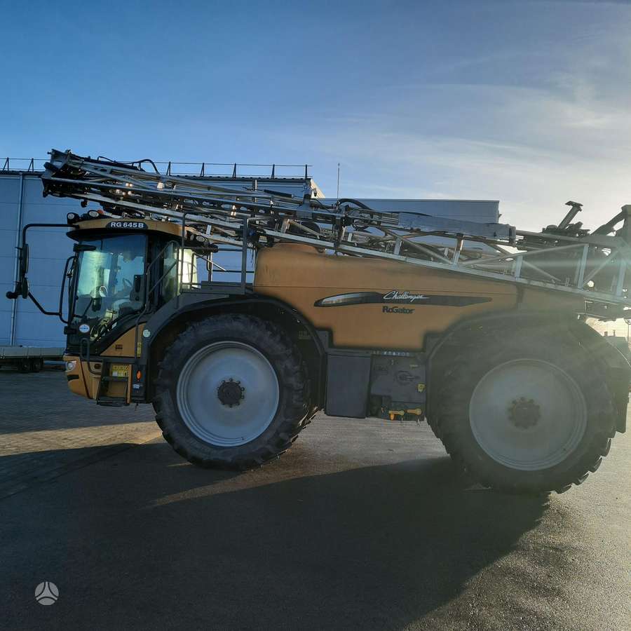Challenger RoGator 645B, self-propelled sprayers