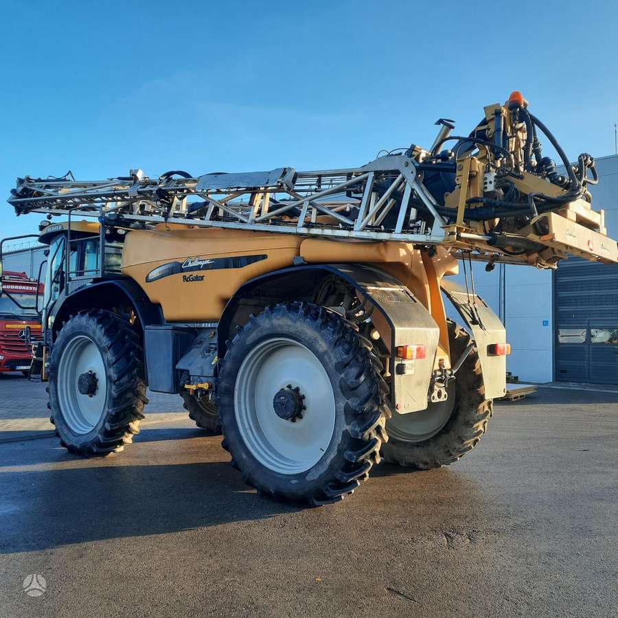 Challenger RoGator 645B, self-propelled sprayers