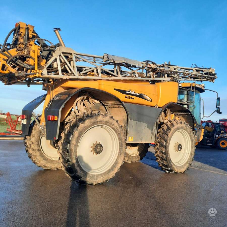 Challenger RoGator 645B, self-propelled sprayers