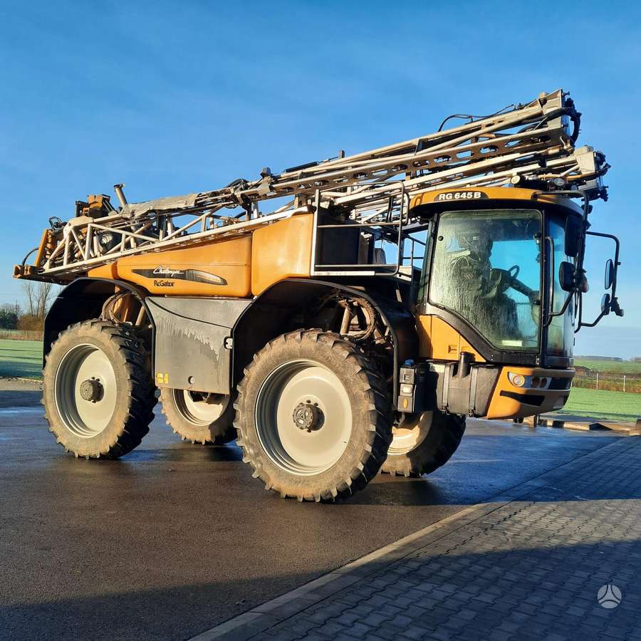 Challenger RoGator 645B, self-propelled sprayers