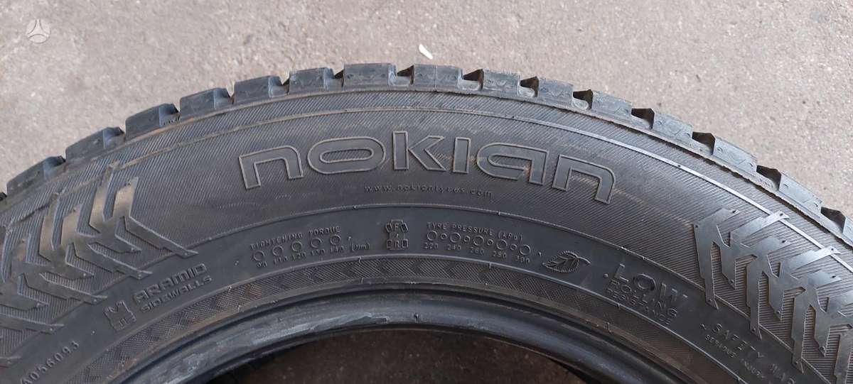 Nokian, žieminės 215/65 R16