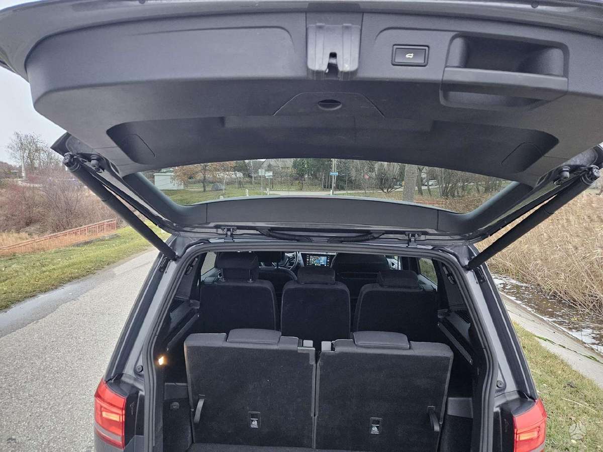 Volkswagen Touran, 2.0 l., Минивэн