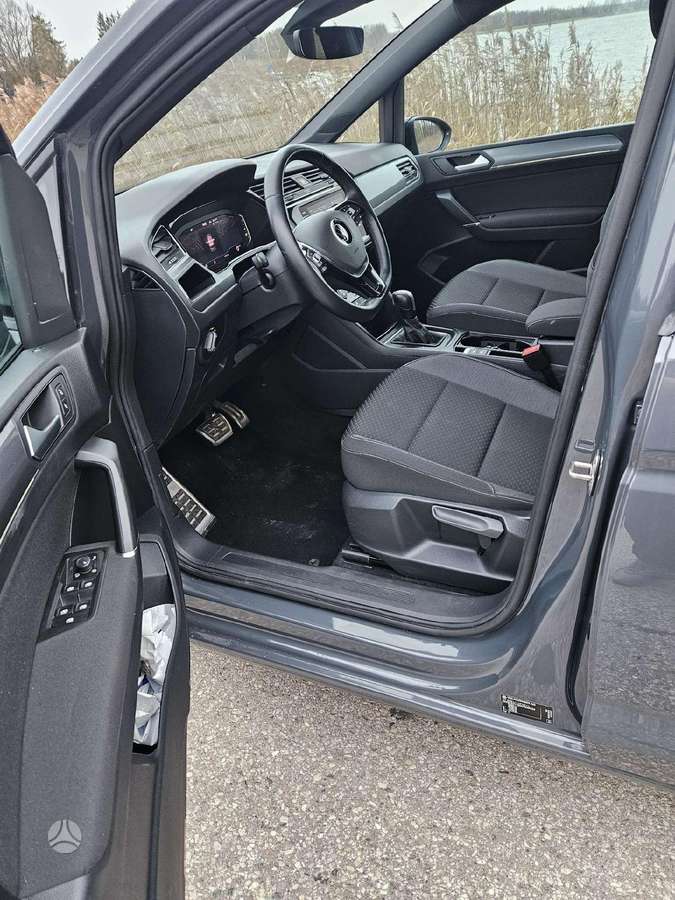 Volkswagen Touran, 2.0 l., Минивэн