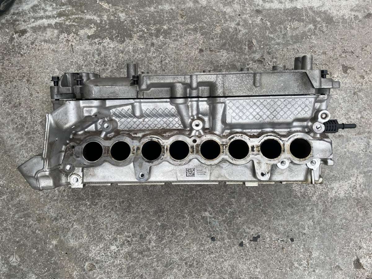 Volvo XC60 cylinder head