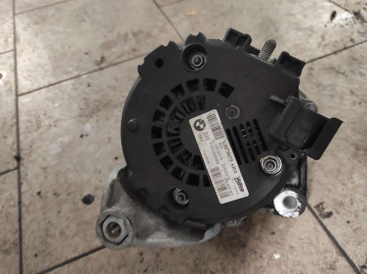 BMW X5 variklio detalės