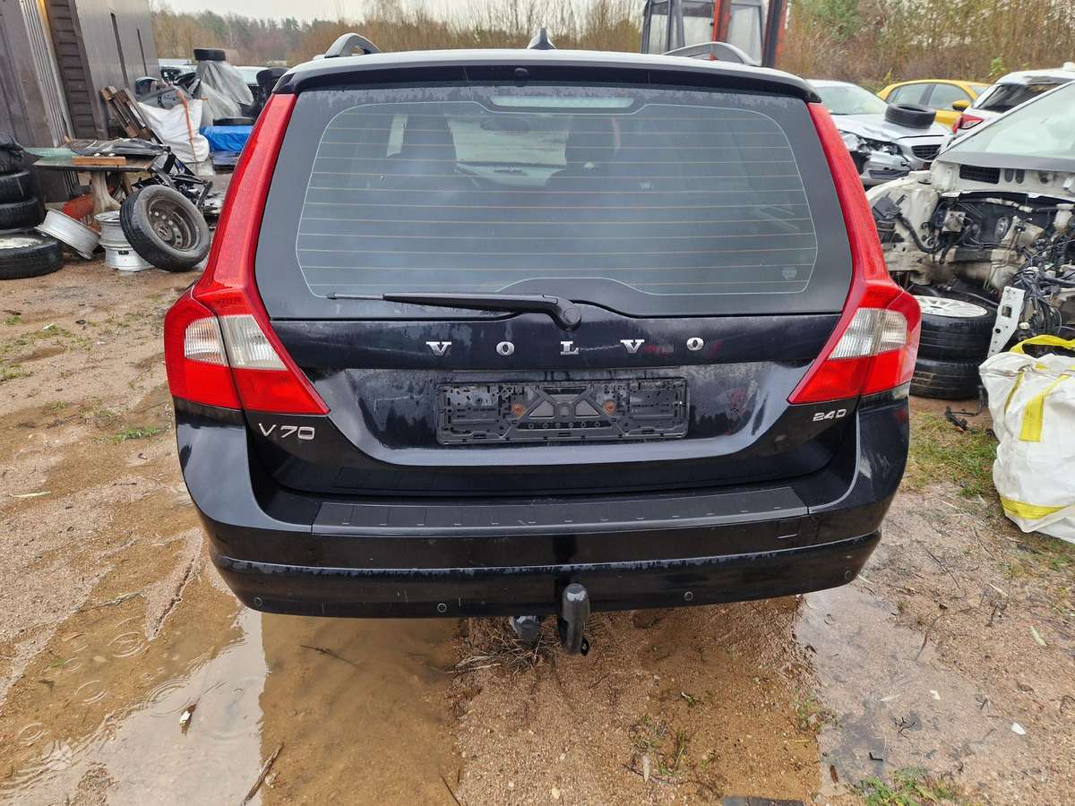 Volvo V70 for parts