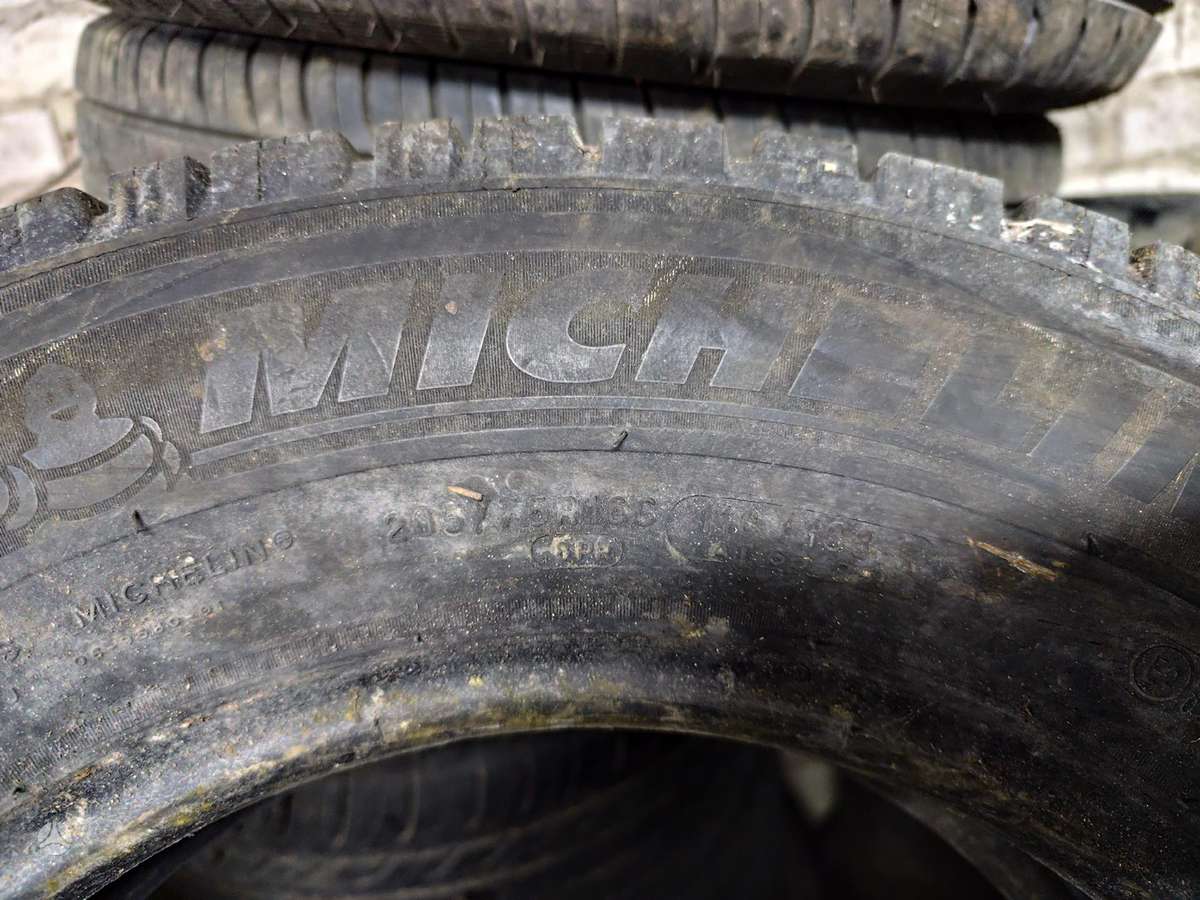 Michelin, winter 205/75 R16