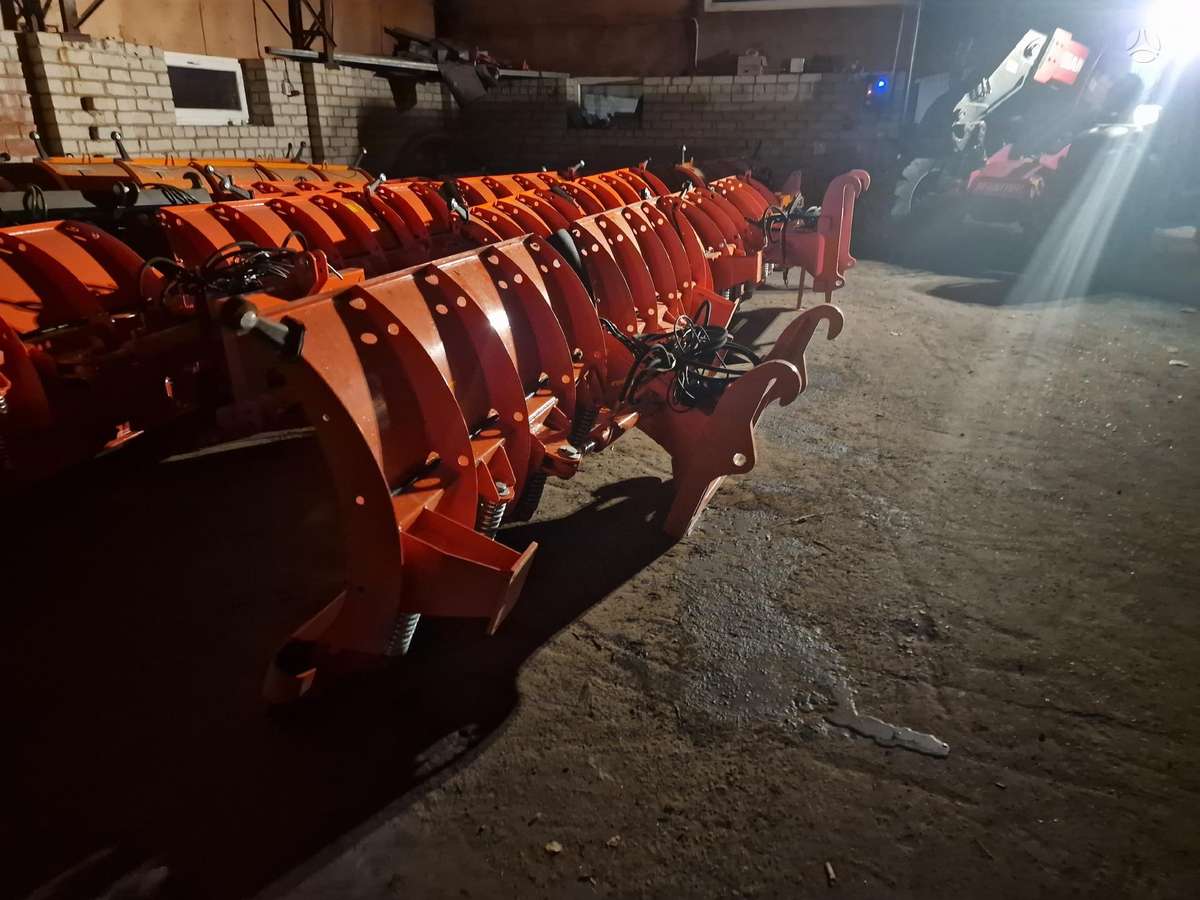 Kramer Kramer, bulldozer snow ploughs