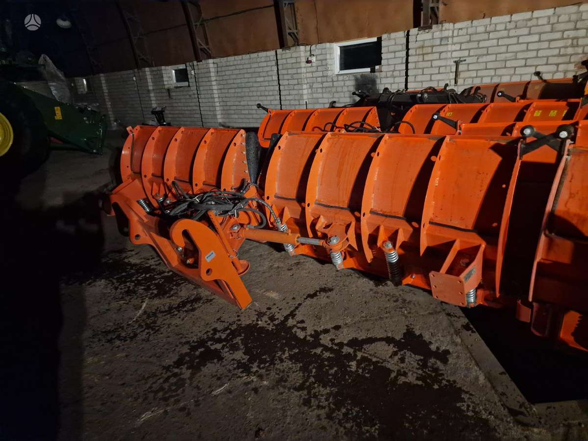 Kramer Kramer, bulldozer snow ploughs
