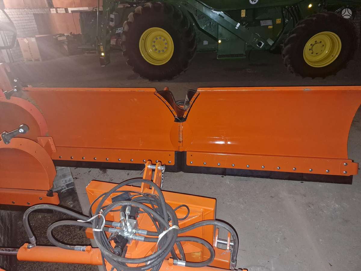 Kramer Kramer, bulldozer snow ploughs