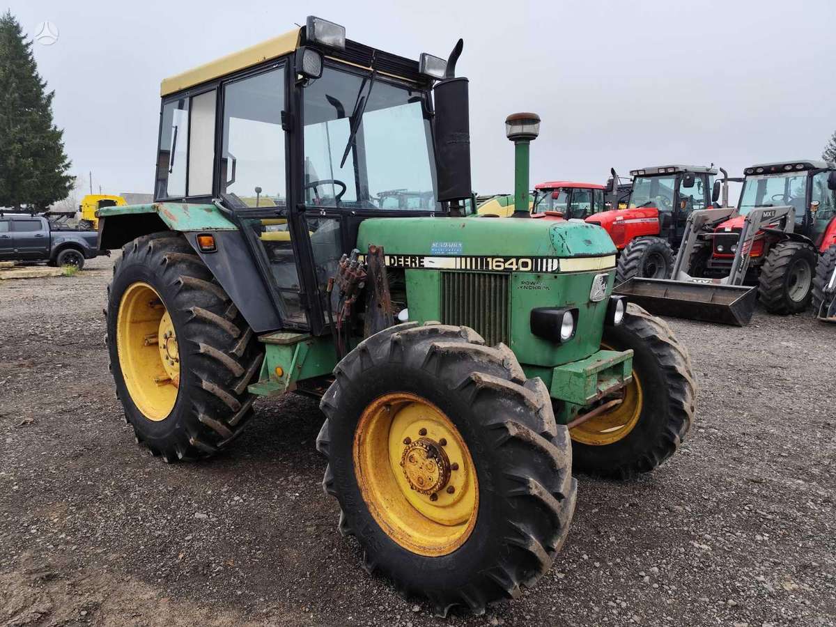 John Deere 1640, tractors