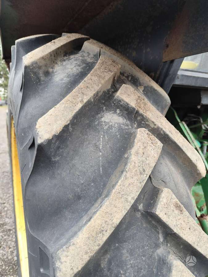 John Deere 1640, tractors