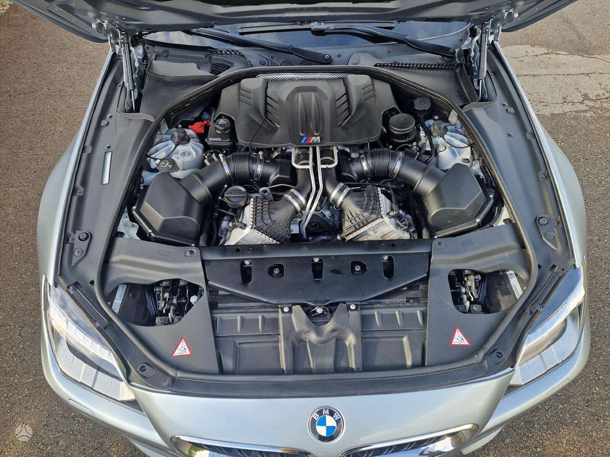 BMW M6, Седан